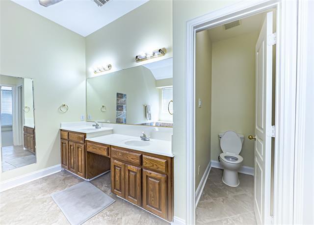 Building Photo - 1905 Meera Ln