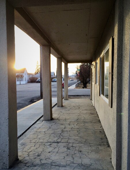 Building Photo - 124 W Main St