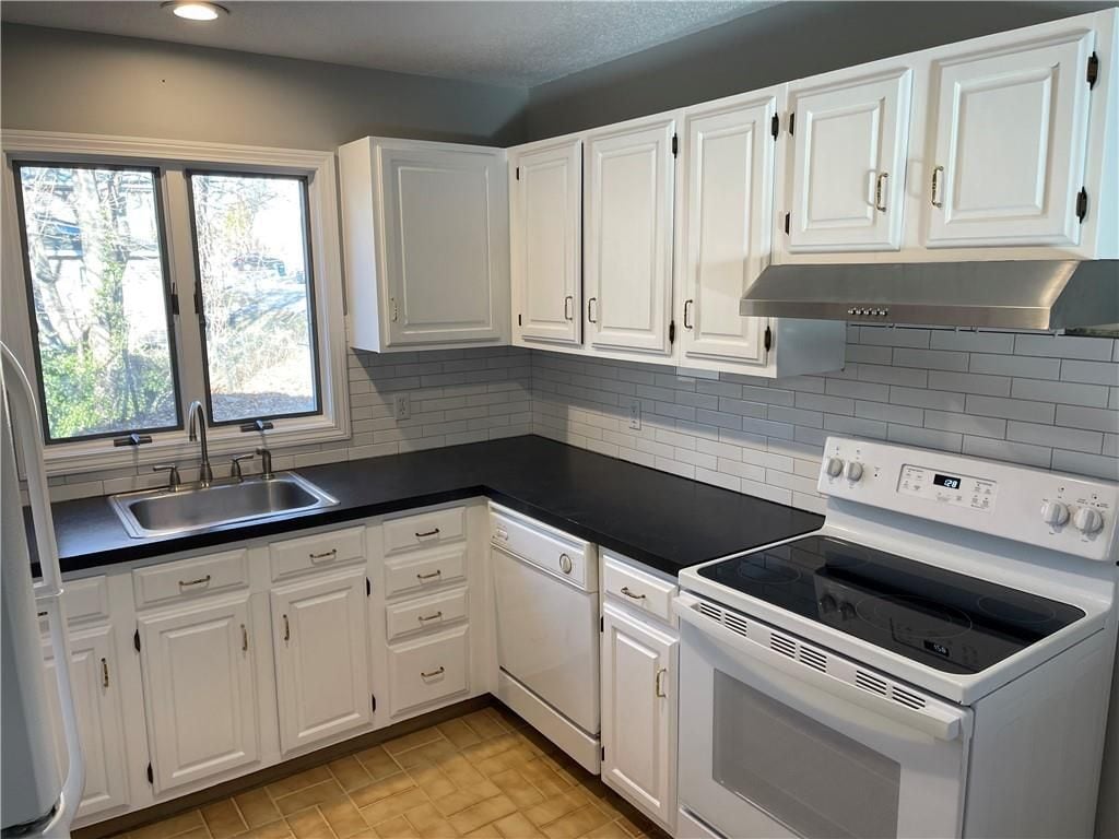 Building Photo - 12 Beacon St