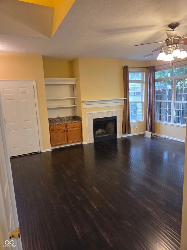 Building Photo - 1012 Grovewood Dr