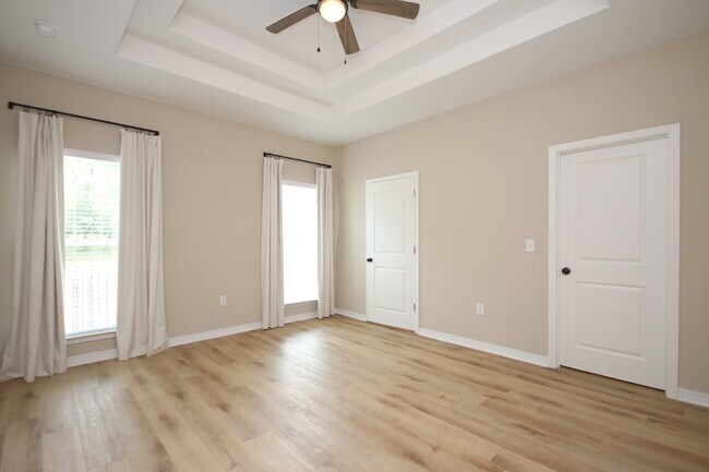 Building Photo - Enjoy Country Living with Modern Comforts!  3BR/2BA Home  with Granite Countertops, Covered Porch...