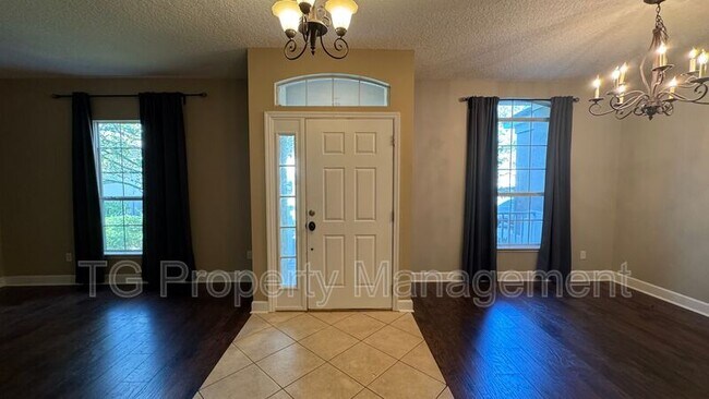 Building Photo - 614 Loire Ct