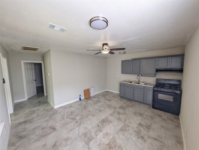 Building Photo - 4919 Connorvale Rd