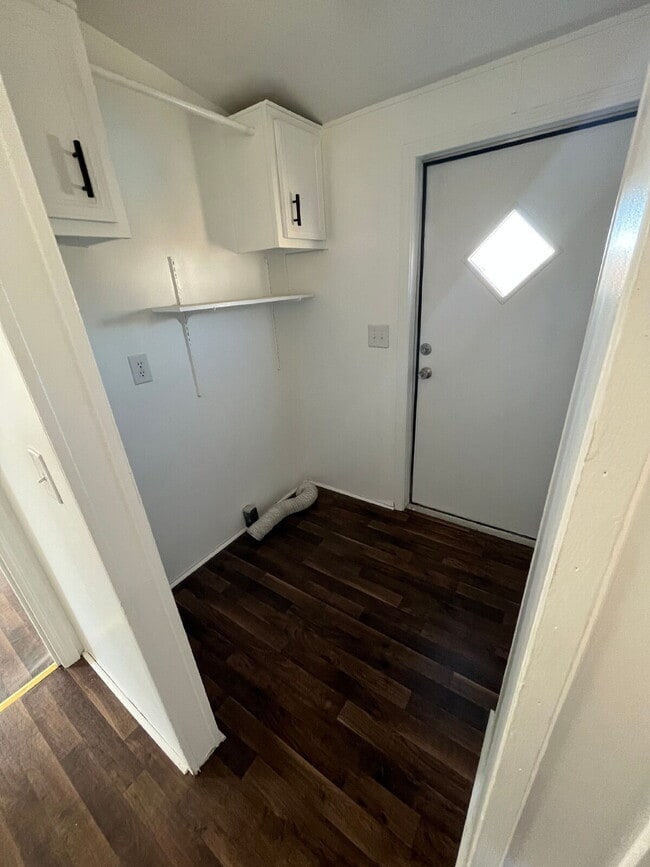 Building Photo - 2 Bedroom, 2 Bathroom Singlewide in Shady Creek Mobile Estates *LAWN CARE INCLUDED* Pikeville sch...