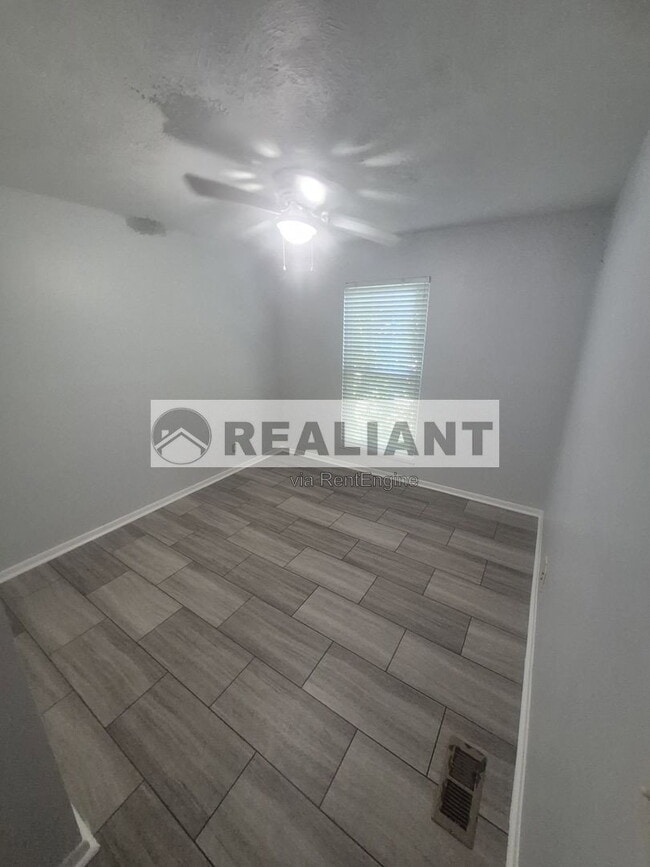 Building Photo - 1725 Promontory Dr