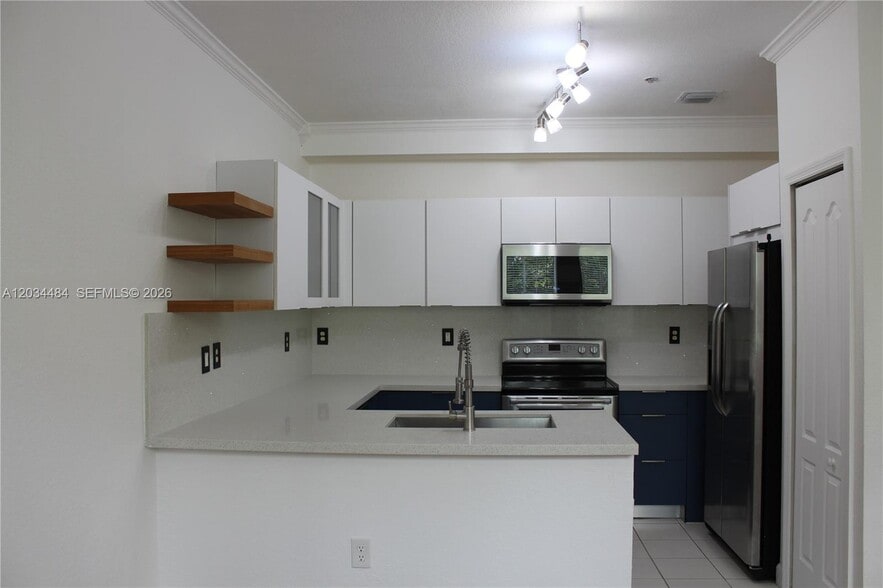 Building Photo - 4445 SW 160th Ave