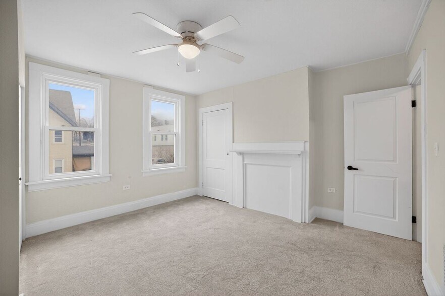 Building Photo - 5822 Bryant St