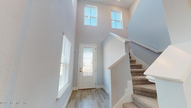 Building Photo - 307 Killarney Ave