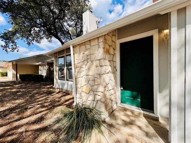 Building Photo - 7613 Navarro Pl