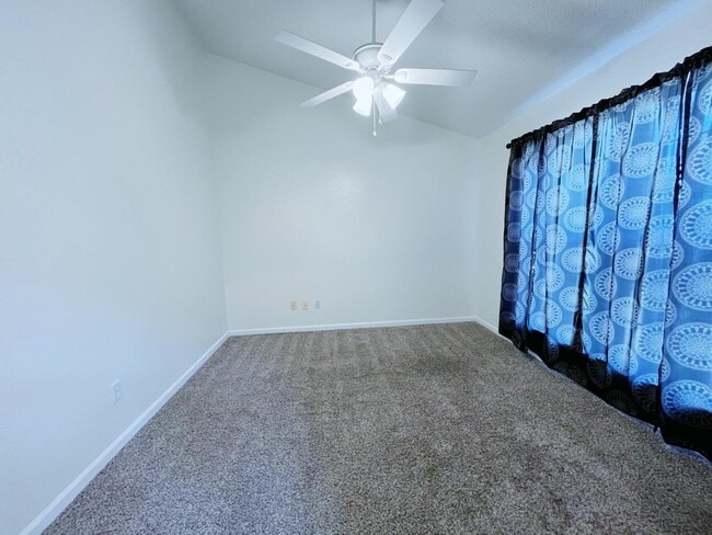 Building Photo - 192 Sugar Plum Dr