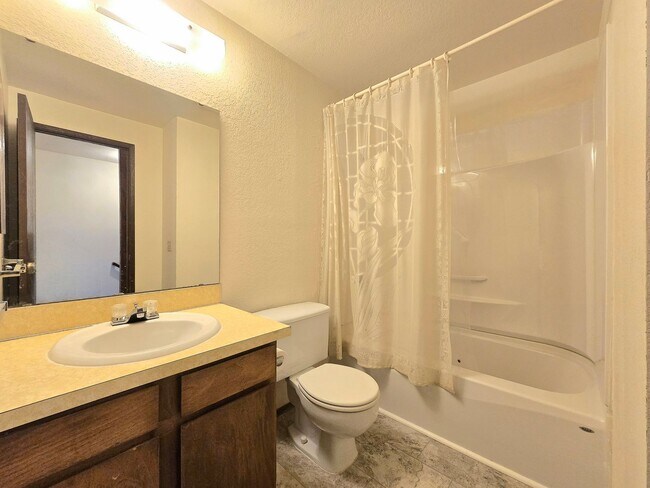 Building Photo - VanBar