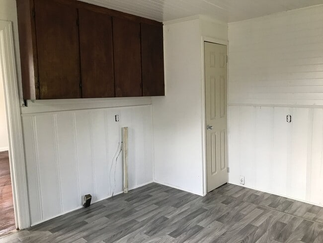 Building Photo - 3204 Monroe St