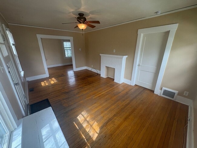 Building Photo - 1 Bedroom, 1 Bathroom Home Near the Historic District