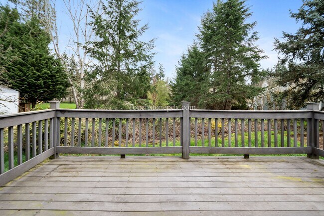 Building Photo - Move in by June 15 and get 2 weeks FREE! Charming Beaverton Home with Fireplace, Deck, and Attach...