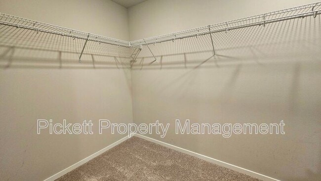 Building Photo - 6540 Yorktown Pl NE