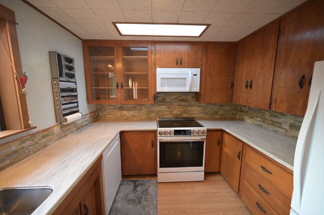 Building Photo - Home and cabin with water view on 3 acres, in Sequim