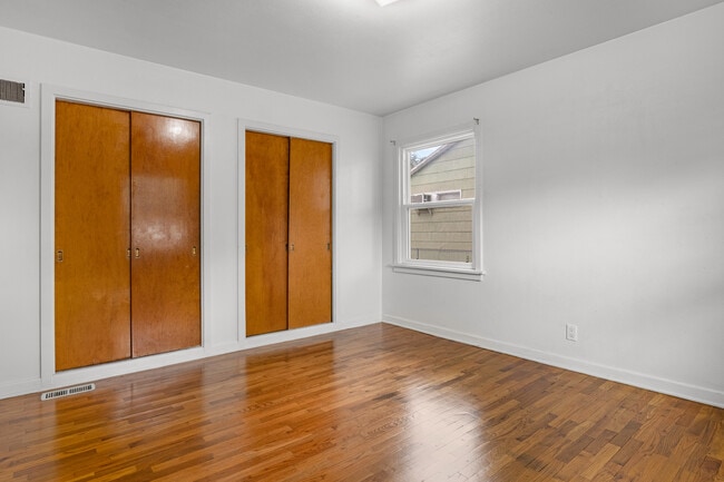 Building Photo - 644 Avenue F