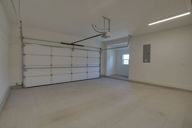 Building Photo - 106 Cardinal Wds