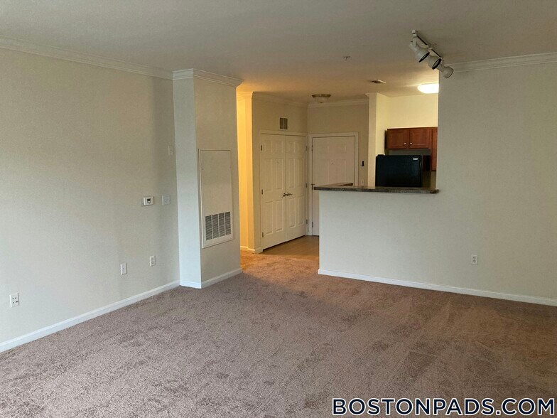 Building Photo - 311 Lowell St