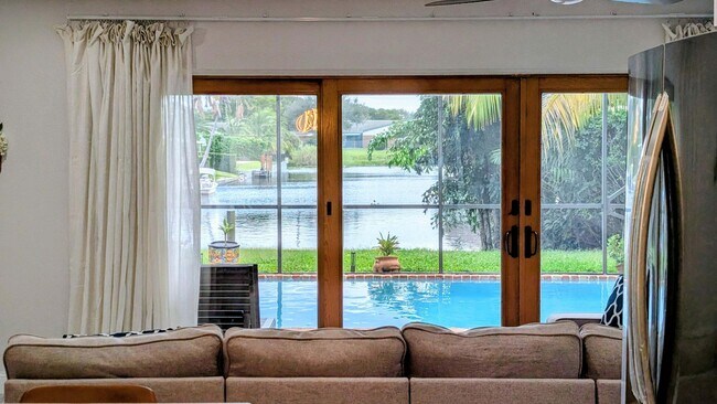 Building Photo - 8416 Pine Tree Ln