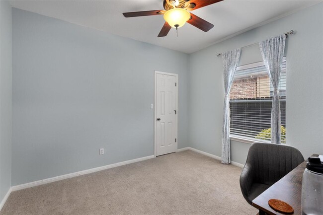 Building Photo - 390 Clarence Ct