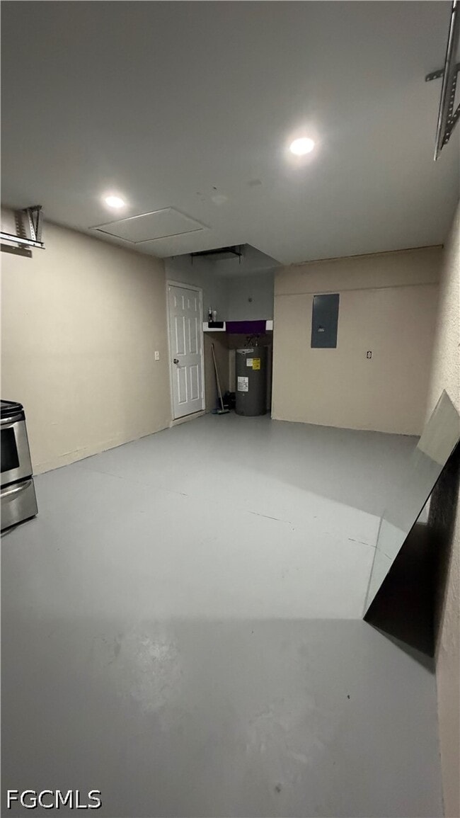 Building Photo - 5046 Locke Ln