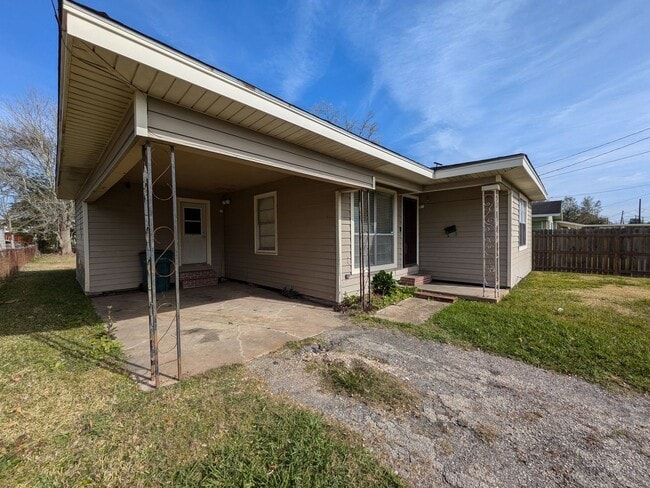 Building Photo - 3486 Westmoreland Ave