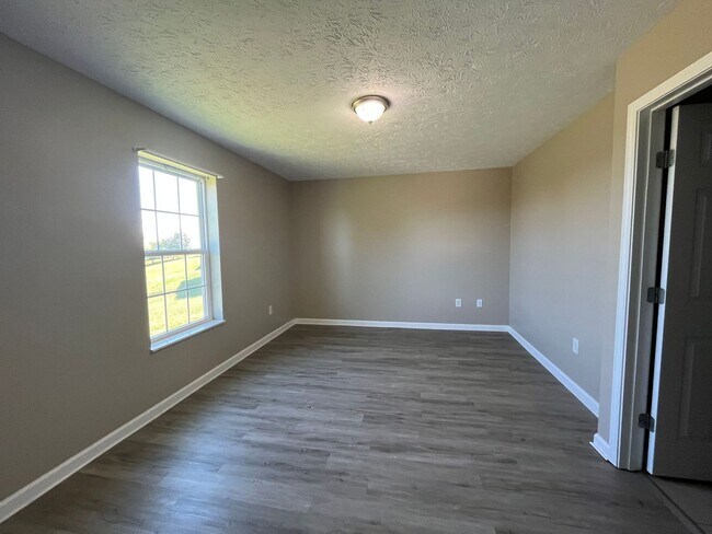 Building Photo - 3 bedroom 2 bath Single Family home in Dan...
