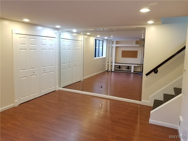 Building Photo - 807 Red Fern Ct