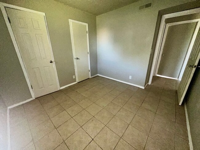 Building Photo - 3 Bedroom and 1.5 Bathroom Home in Tecumseh