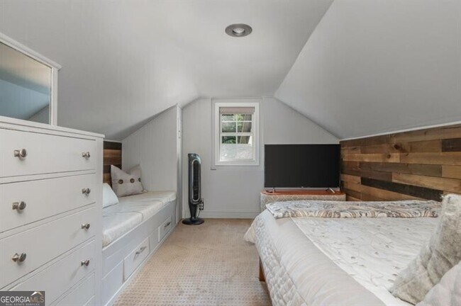 Building Photo - 168 Garland Ave