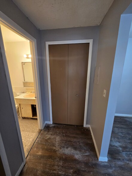 Building Photo - 1885 Taylor Rd