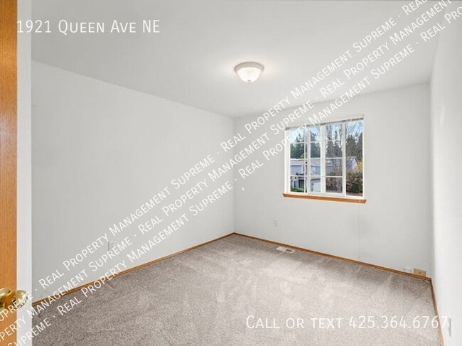 Building Photo - 1921 Queen Ave NE
