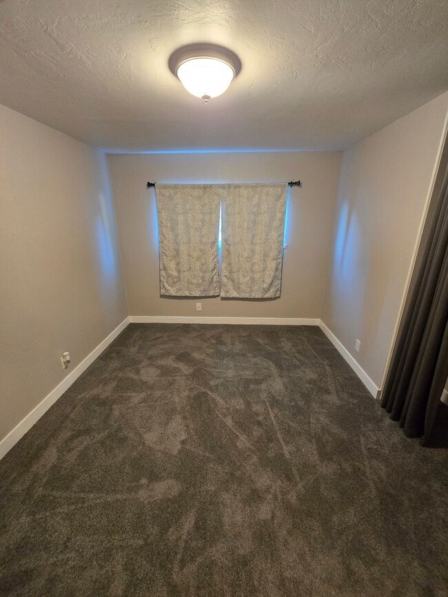 Building Photo - Remodeled Single Story Home Nestled in El ...