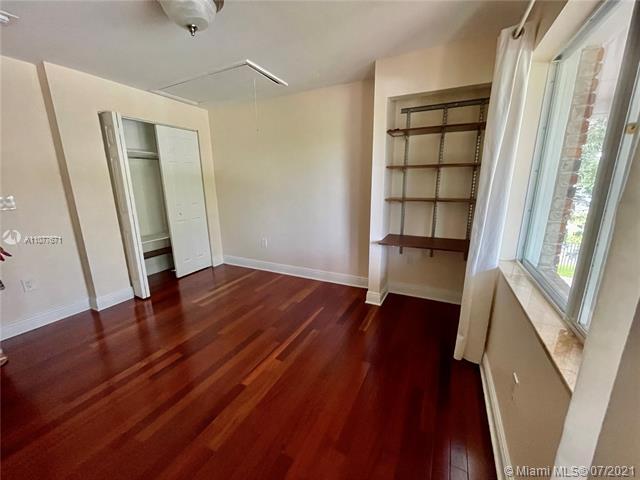 Building Photo - 10672 SW 77th Ave