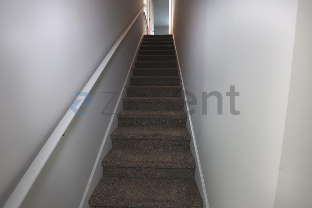 Building Photo - Unit