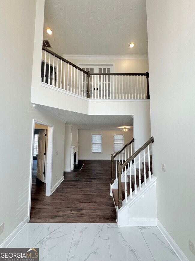 Building Photo - 6284 Southland Ridge