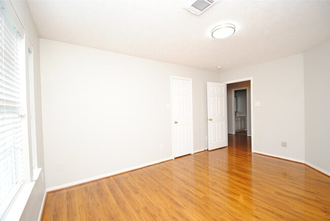 Building Photo - 1115 Oxford Mills Ln