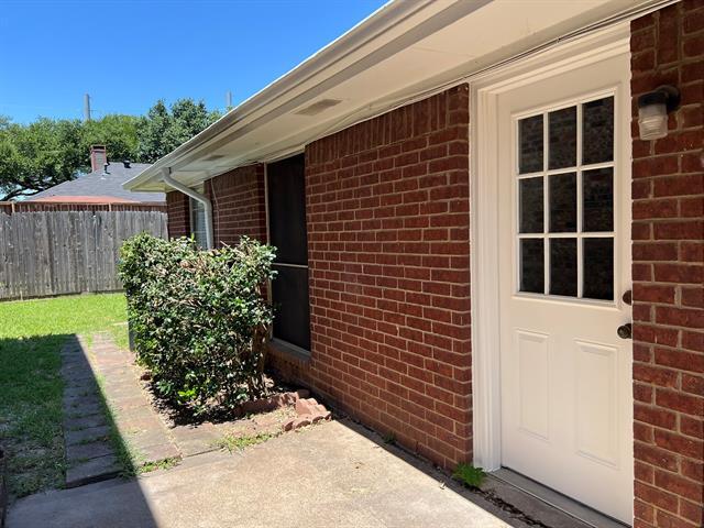 Building Photo - 5013 Hearthcrest Dr