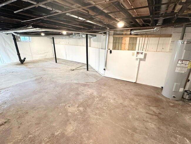 Building Photo - 2177 Coventry Rd