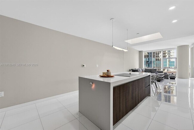 Building Photo - 851 NE 1st Ave