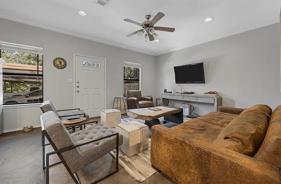 Building Photo - 2608 S 2nd St