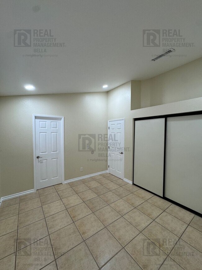 Building Photo - Corner-Lot Charmer with Open Layout and Sp...
