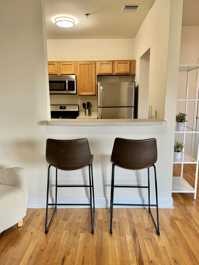 Building Photo - 416 Madison St