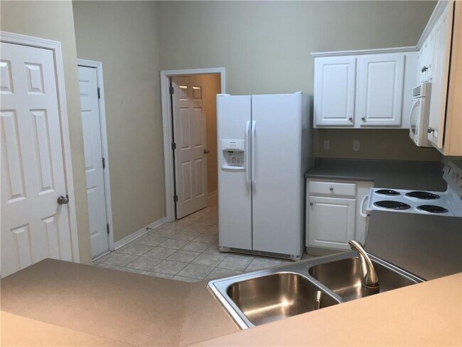 Building Photo - 147 Cypress Ln