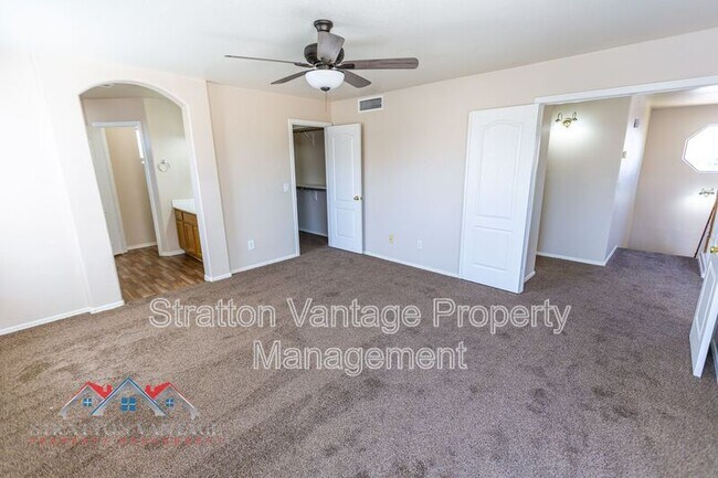 Building Photo - 12721 W Almeria Rd