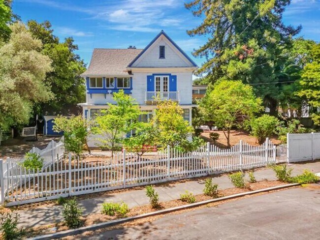 Building Photo - 79 Claremont Ave