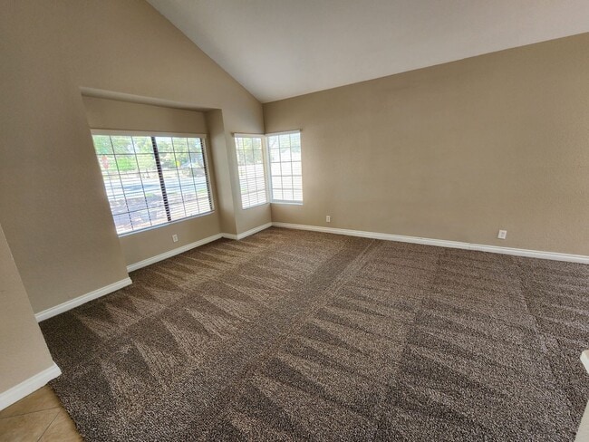Building Photo - Gorgeous 4 Bedroom corner lot home