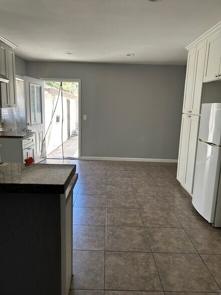 kitchen and dining - 2145 San Francisco Ave