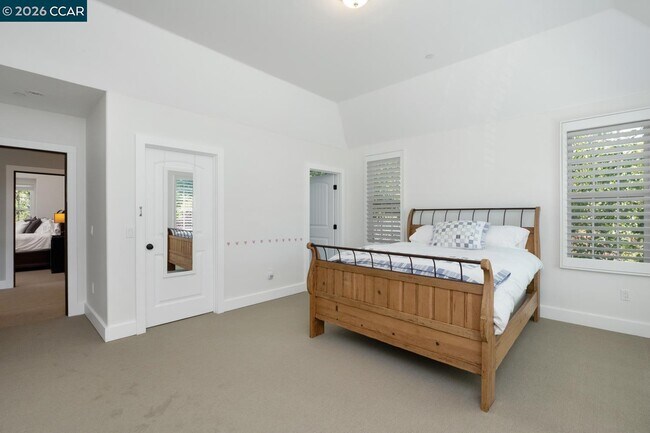 Building Photo - 3898 Happy Valley Rd